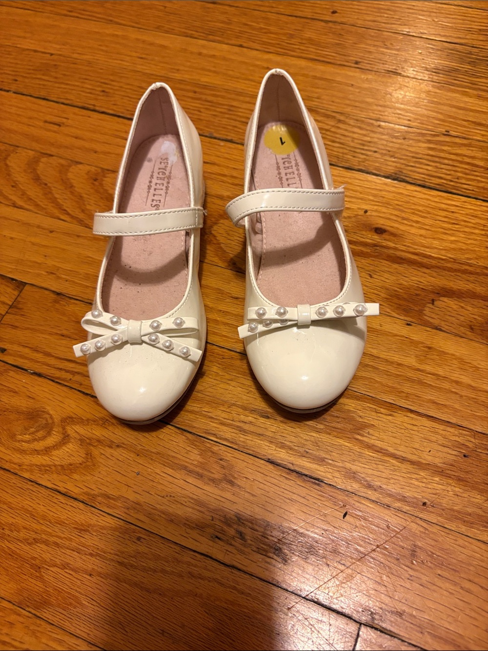 Seychelles Girls White Patent Mary Jane with Pearl Bow